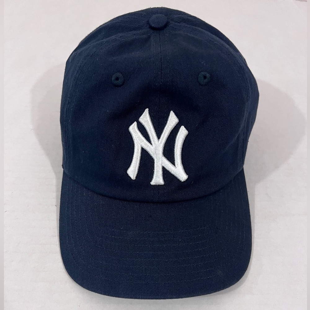 New York Yankees MLB Fan Favorite Men’s Baseball Cap Men's Adjustable OSFA